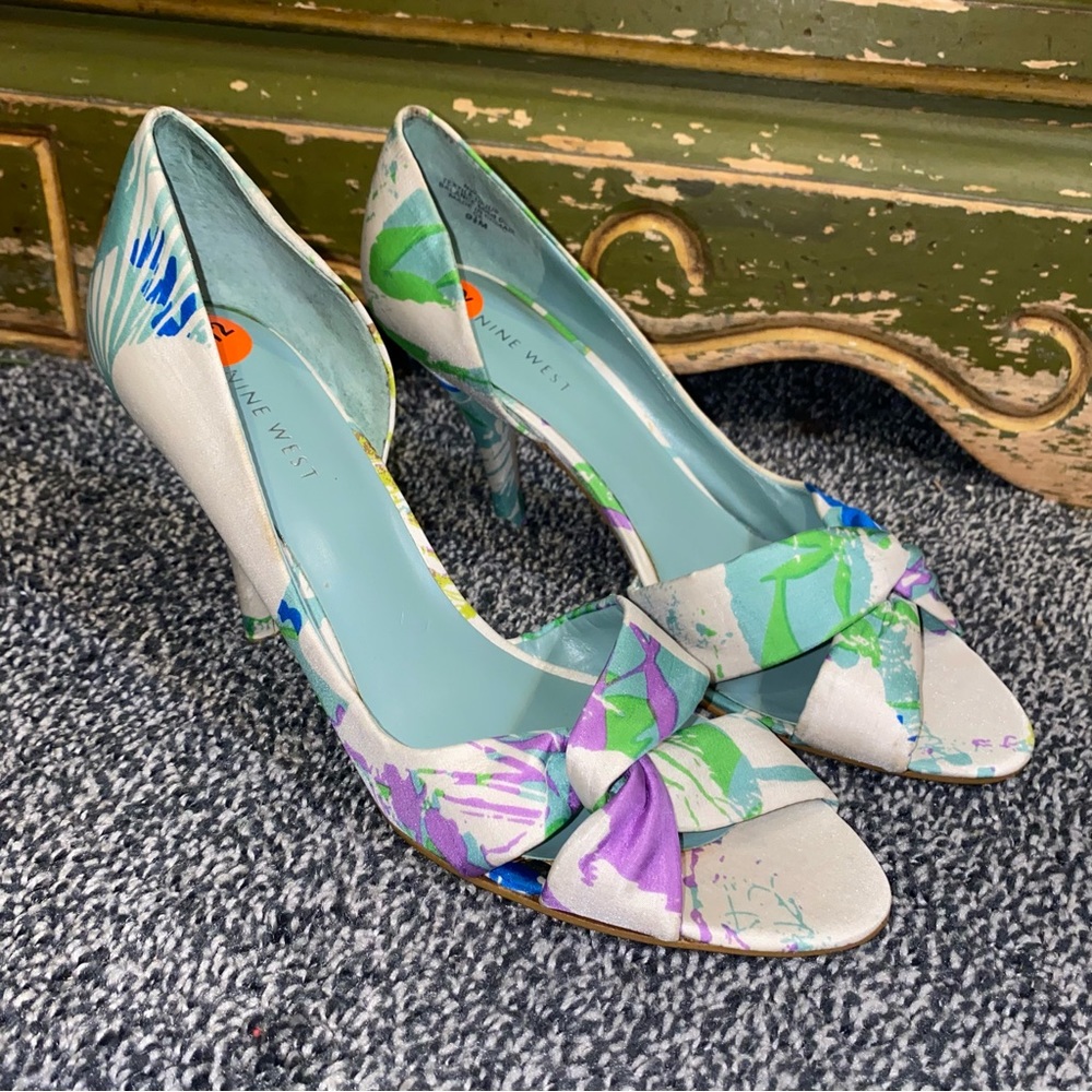 VINTAGE NINE WEST COLORFUL ABSTRACT 4” STILETTOS SIZE 9.5
